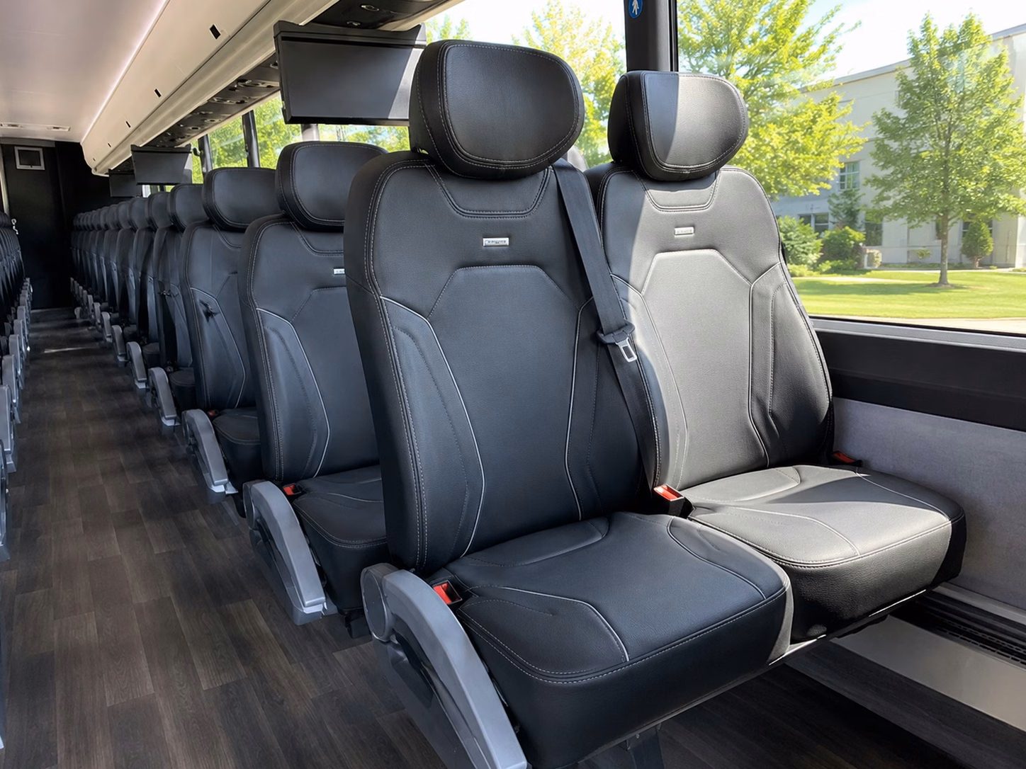 shuttle guests between springfield hotels and your wedding venue without the headache